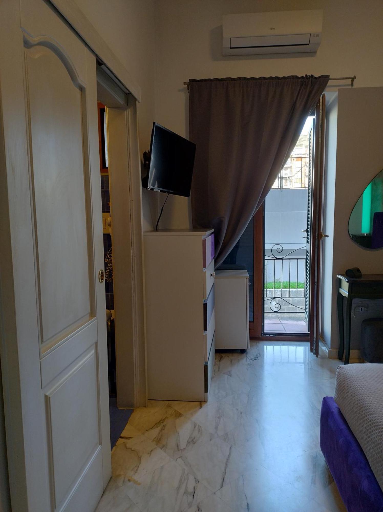 Mini Incity-close Train Station And Port- Salerno