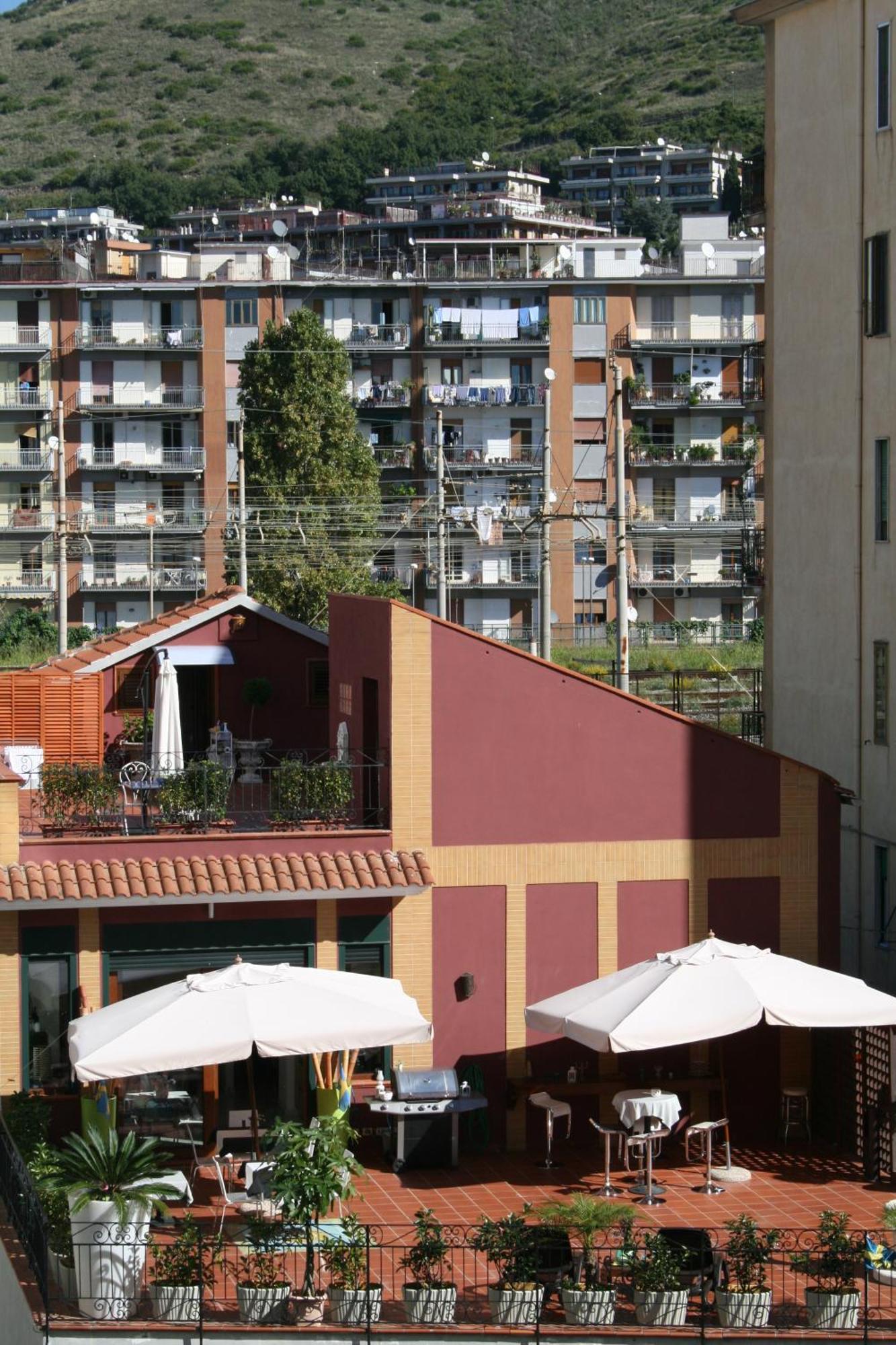 Frühstückspension Mini Incity-close Train Station And Port- Salerno